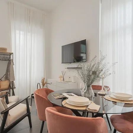 아파트 Piccola Lotus By Rent 카라테우리오