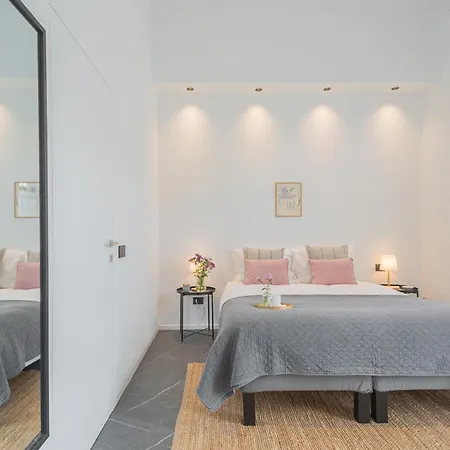 Apartment Piccola Lotus By Rent *