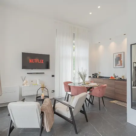 Piccola Lotus By Rent