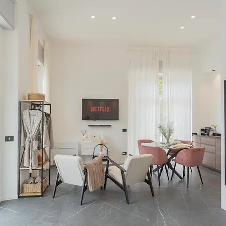 Piccola Lotus By Rent Apartman Carate Urio