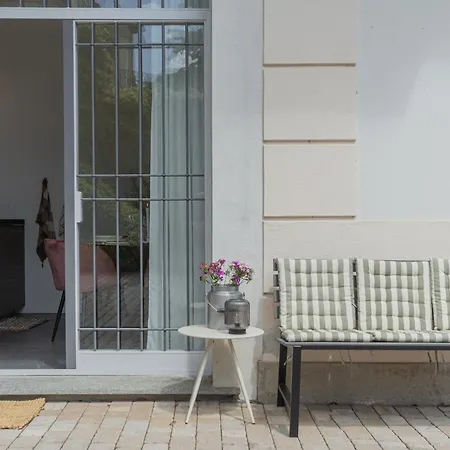 Apartman Piccola Lotus By Rent Carate Urio