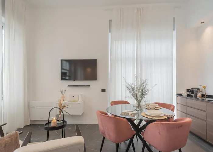 Piccola Lotus By Rent דירה Carate Urio