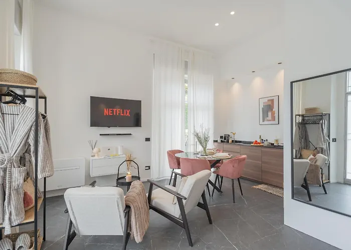 Piccola Lotus By Rent