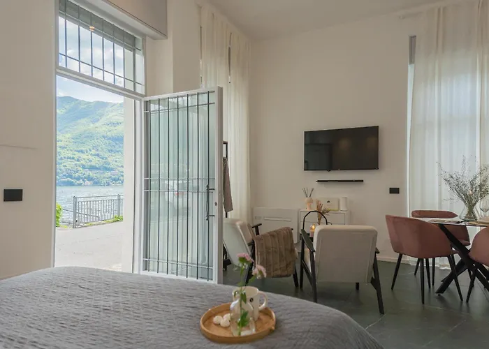 Piccola Lotus By Rent アパート