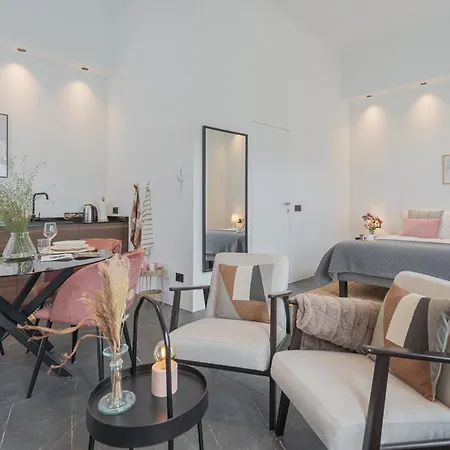 Piccola Lotus By Rent Apartment *