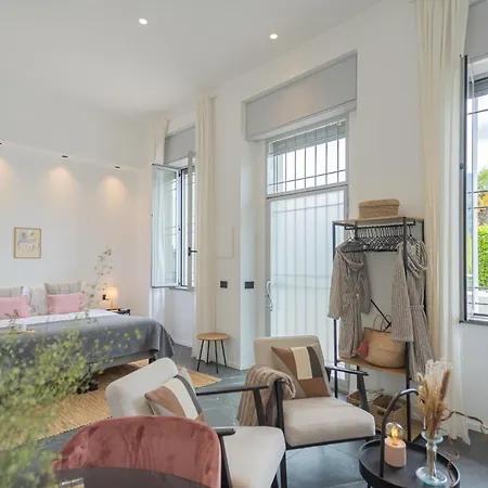 Piccola Lotus By Rent Apartment